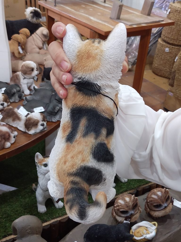 JOYGARDENファニチャー三毛猫