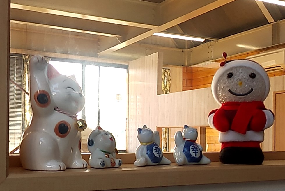Pato’s Cafeカウンターの飾り