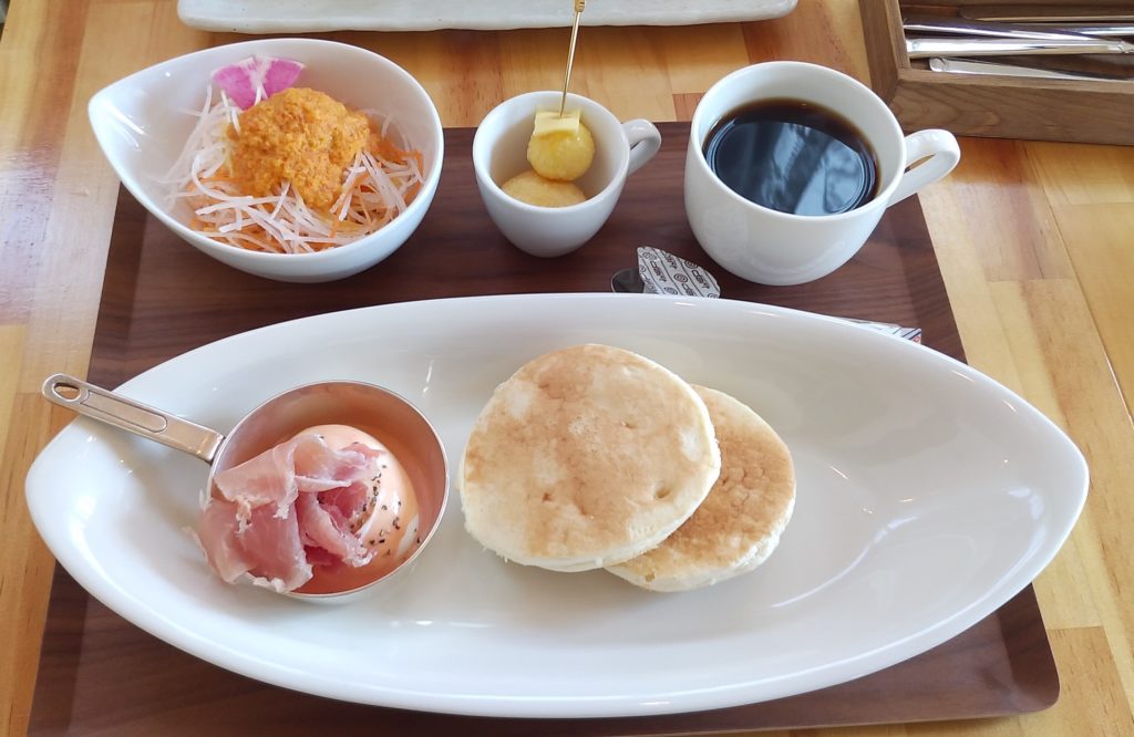 『キッチンかぷりす』エッグベネディクト