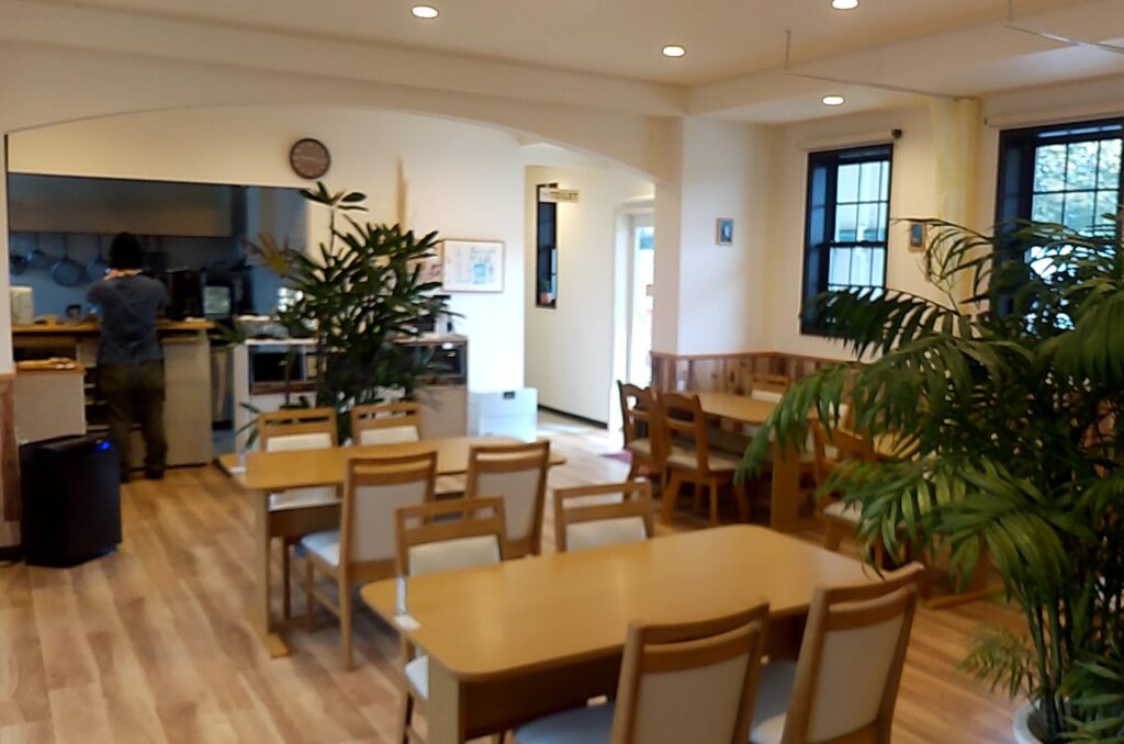ピボットカフェ店内2