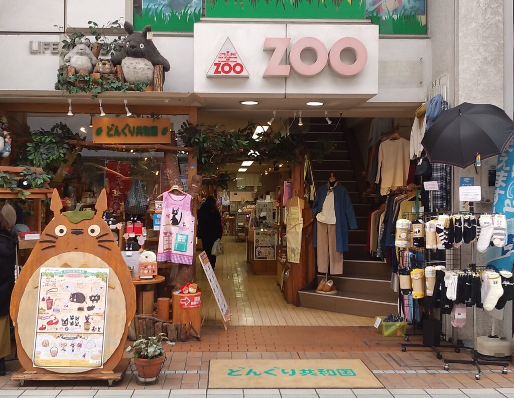 ジブリショップの猫展、店頭