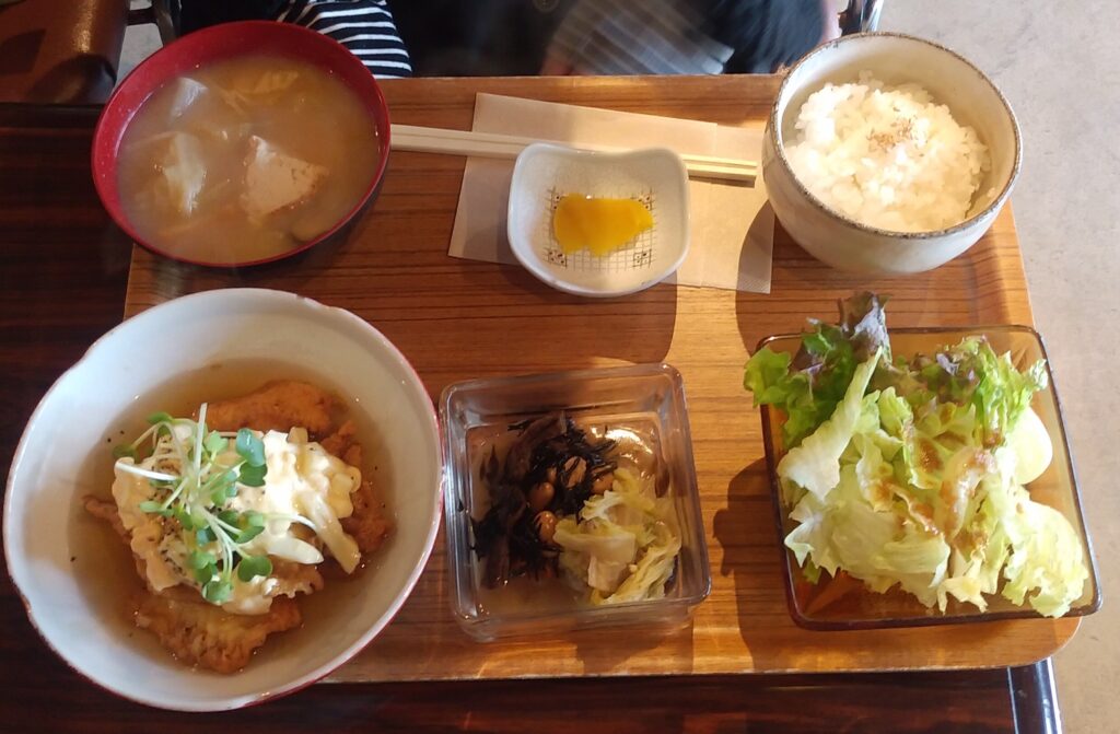 『パーラーエメラルド』チキン南蛮